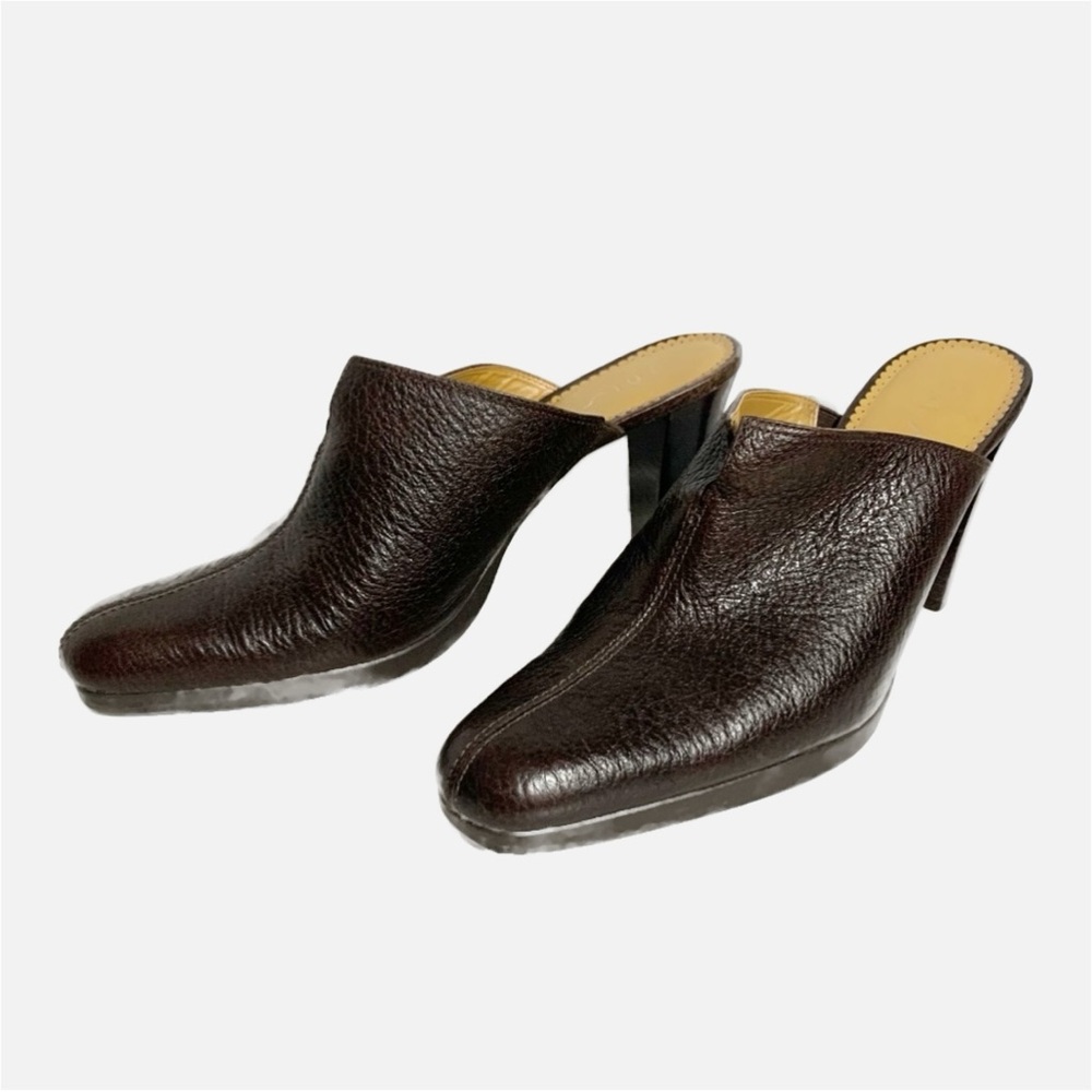 Unisa Sultana Pebbled Leather Slip On Mule Clogs Stacked Wooden Heel Closed Toe